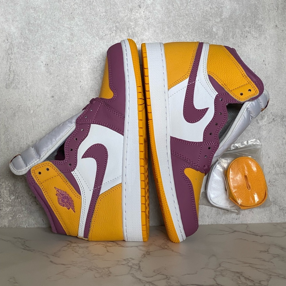 Size 6.5Y - BRAND NEW - Jordan 1 Retro High OG Brotherhood